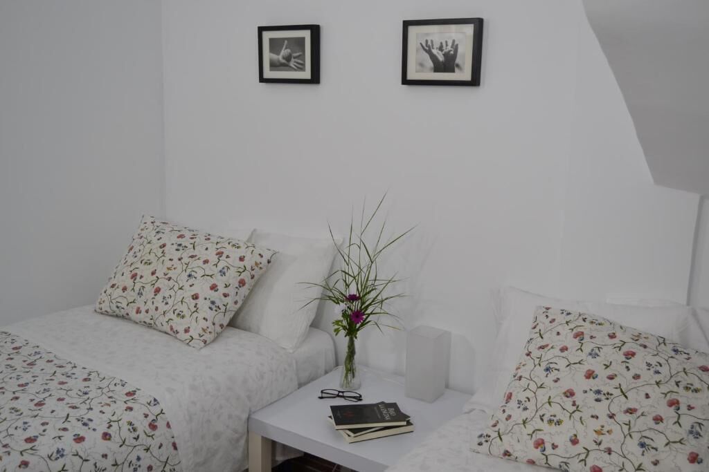 2 dormitorios, tabla de planchar con plancha, wifi gratis y ropa de cama