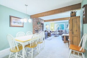 Dining - Official Seasons RMC Condo 06D - 2 Bedrooms - Sleeps 6 - No Fees (Bartlett)