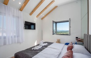 4 عدّة غرف نوم وسرير سفر وواي فاي مجانًا وملاءات أسرّة