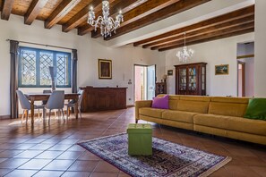 Smart TV - Charming Sea View Villa close to beach (Syracuse)