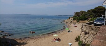 Villa with swimming pool, jacuzzi, beach and village on foot