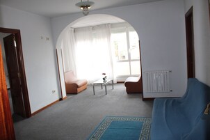 Ropa de cama de alta calidad, cubrecamas y muebles diferentes 