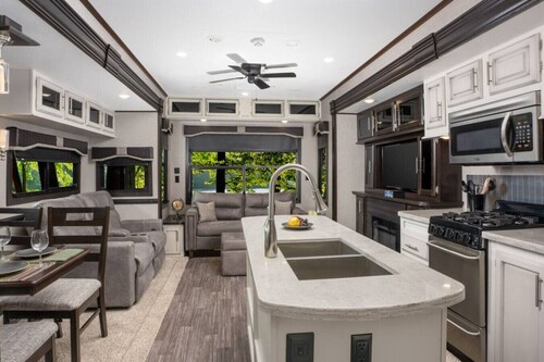 Logan Martin Lake Bungalow