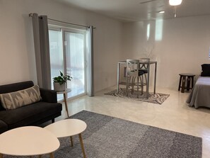 Interior - Casita in the Catalina Foothills near Sabino Canyon, The Loop, restaurants, food (Tucson)