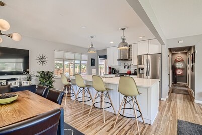 Sportsfans Paradise! Dog Friendly/Outdoor Kitchen