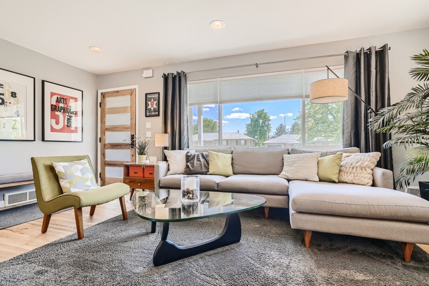 Smart TV, video games, stereo