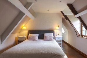 4 bedrooms, iron/ironing board, free WiFi