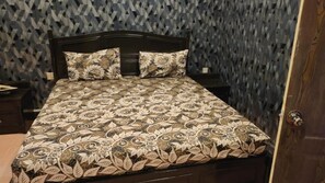 Standard Double Room | Iron/ironing board, free WiFi - New Sprit Luxury Room (Karachi)