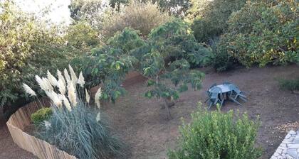 La Rochelle nearby for this quiet house and garden