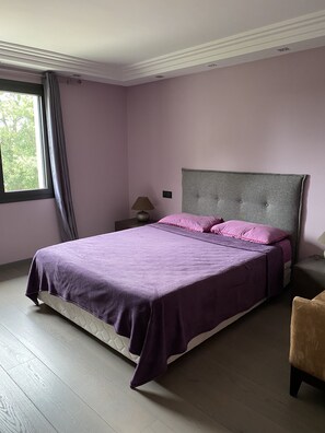 4 bedrooms, desk, iron/ironing board, free WiFi - Summer special 10% Luxury villa on 5000m2 plot (Laroque-des-Albères)