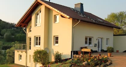 Small vacation apartment (65m²) with "beautiful view" Garden with playground