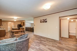 Interior - Brand New Clayton Home - Dickinson Home! (San Leon)