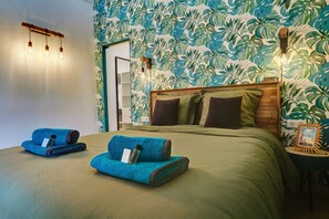 2 Schlafzimmer, Schreibtisch, Bügeleisen/Bügelbrett, Reisekinderbett