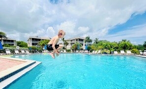 Piscine extérieure, piscine chauffée