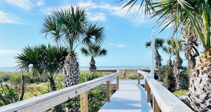 Amazing Gulf Views! Beachfront Condo + Pickleball
