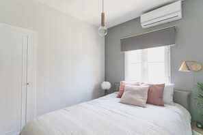 4 bedrooms, iron/ironing board, travel crib, free WiFi