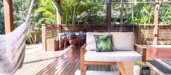 Mid-Century Modern Retro Beach House
