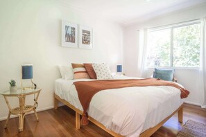 4 bedrooms, desk, iron/ironing board, travel crib
