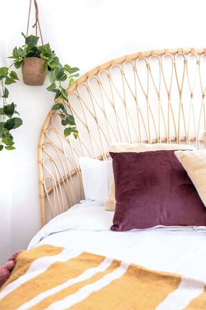 4 bedrooms, desk, iron/ironing board, travel cot