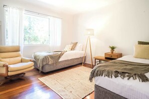 4 bedrooms, desk, iron/ironing board, travel cot
