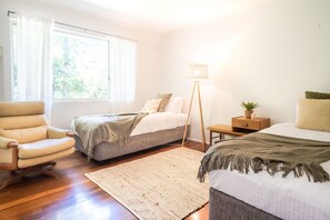 4 bedrooms, desk, iron/ironing board, travel crib