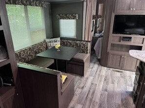 Imagen sin descripción, 5 de 25, botón