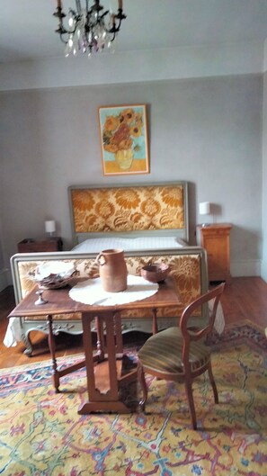 4 bedrooms, iron/ironing board, free WiFi