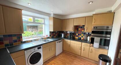 Pass the Keys | Spacious 3BR Cottage in Beautiful Rural Setting