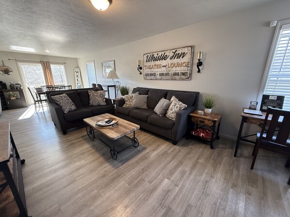 Una Smart TV, libros