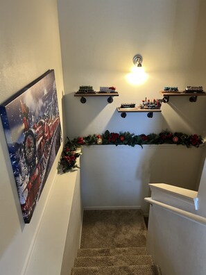 Interior - Newer Downtown Branson Home Walk to The Landing, Scenic Railroad and Restaurants (branson)
