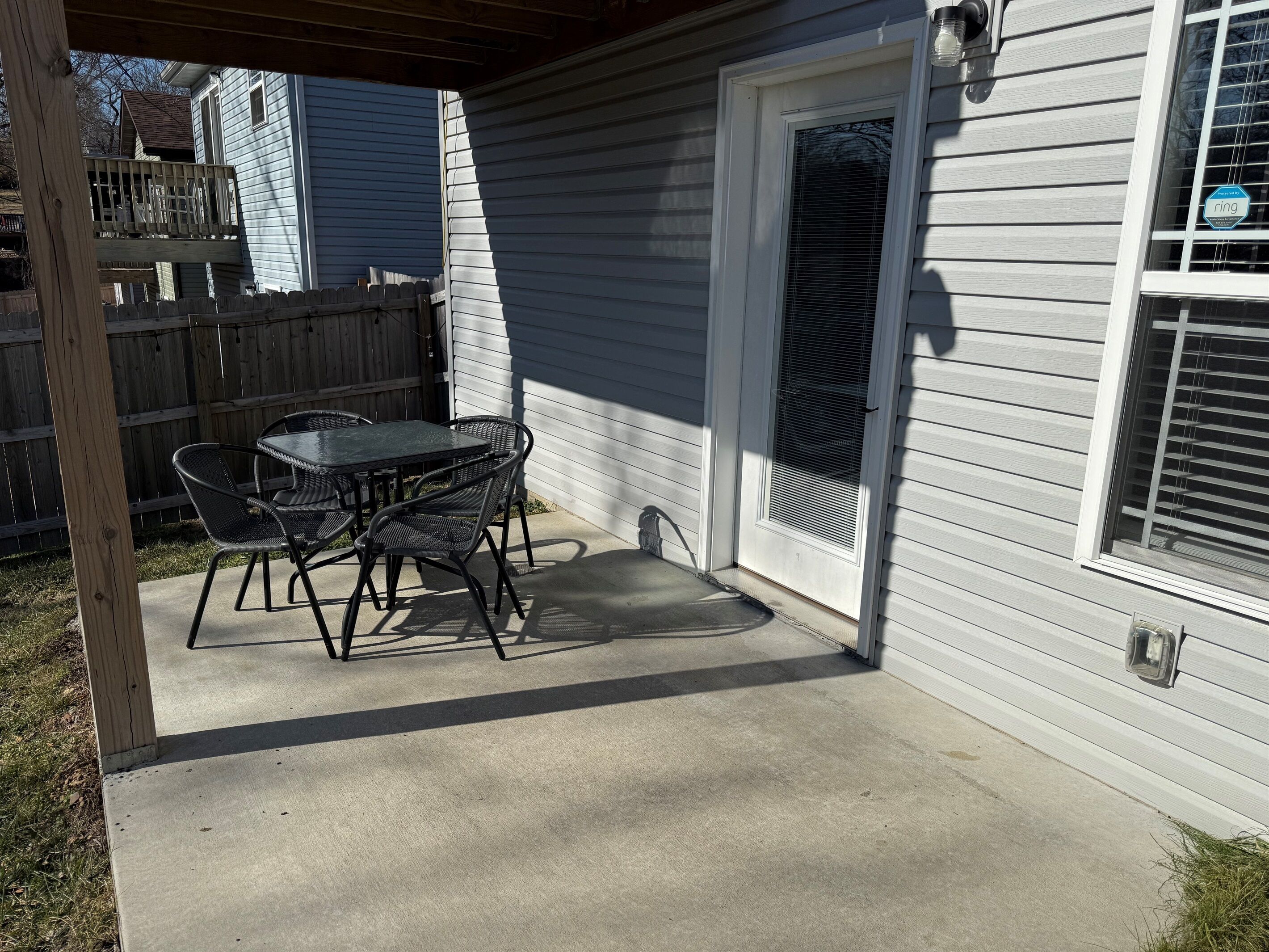 Outdoor dining