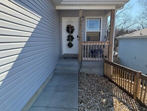 Exterior detail - Newer Downtown Branson Home Walk to The Landing, Scenic Railroad and Restaurants (branson)