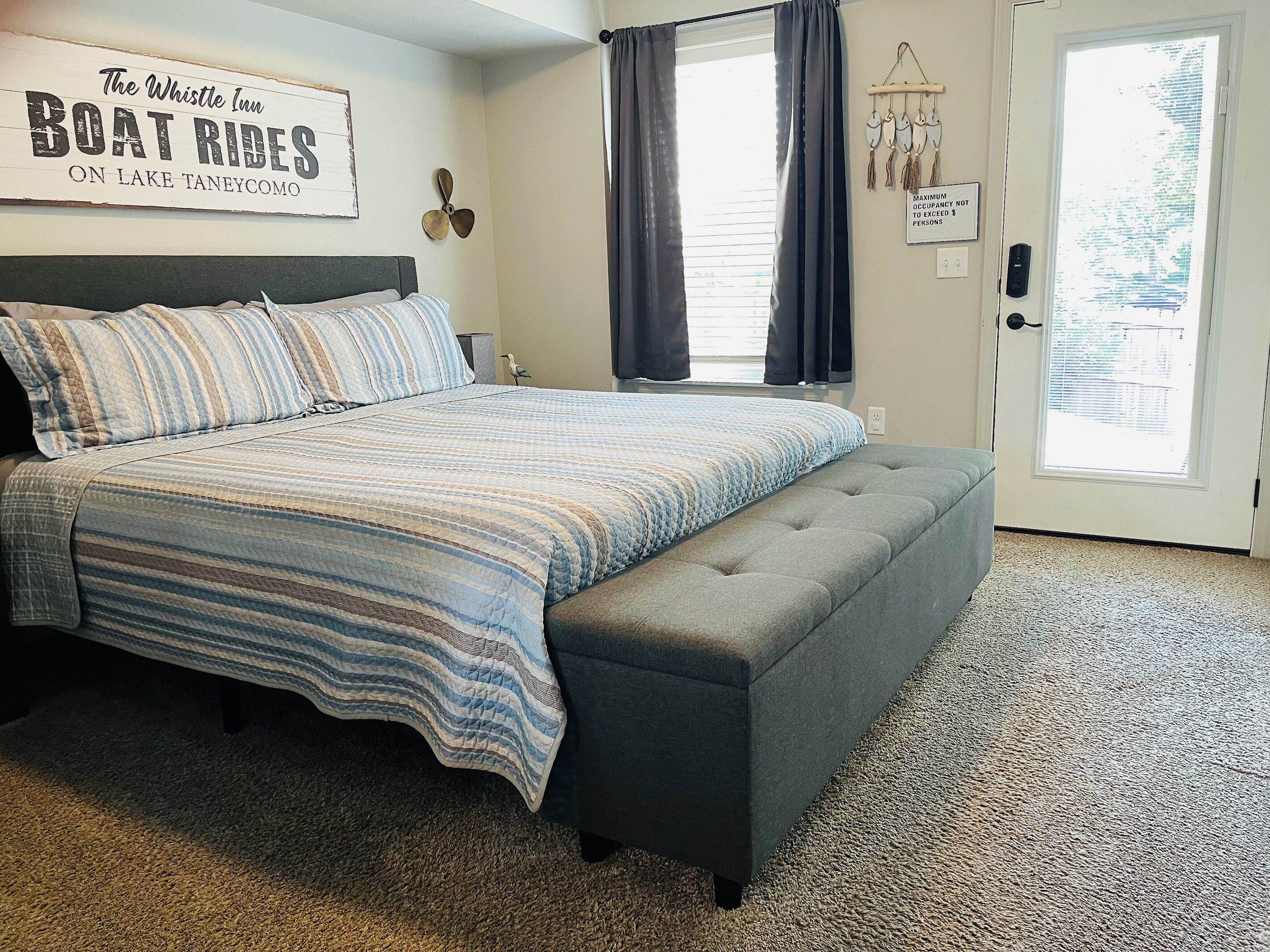 3 bedrooms, desk, iron/ironing board, travel cot