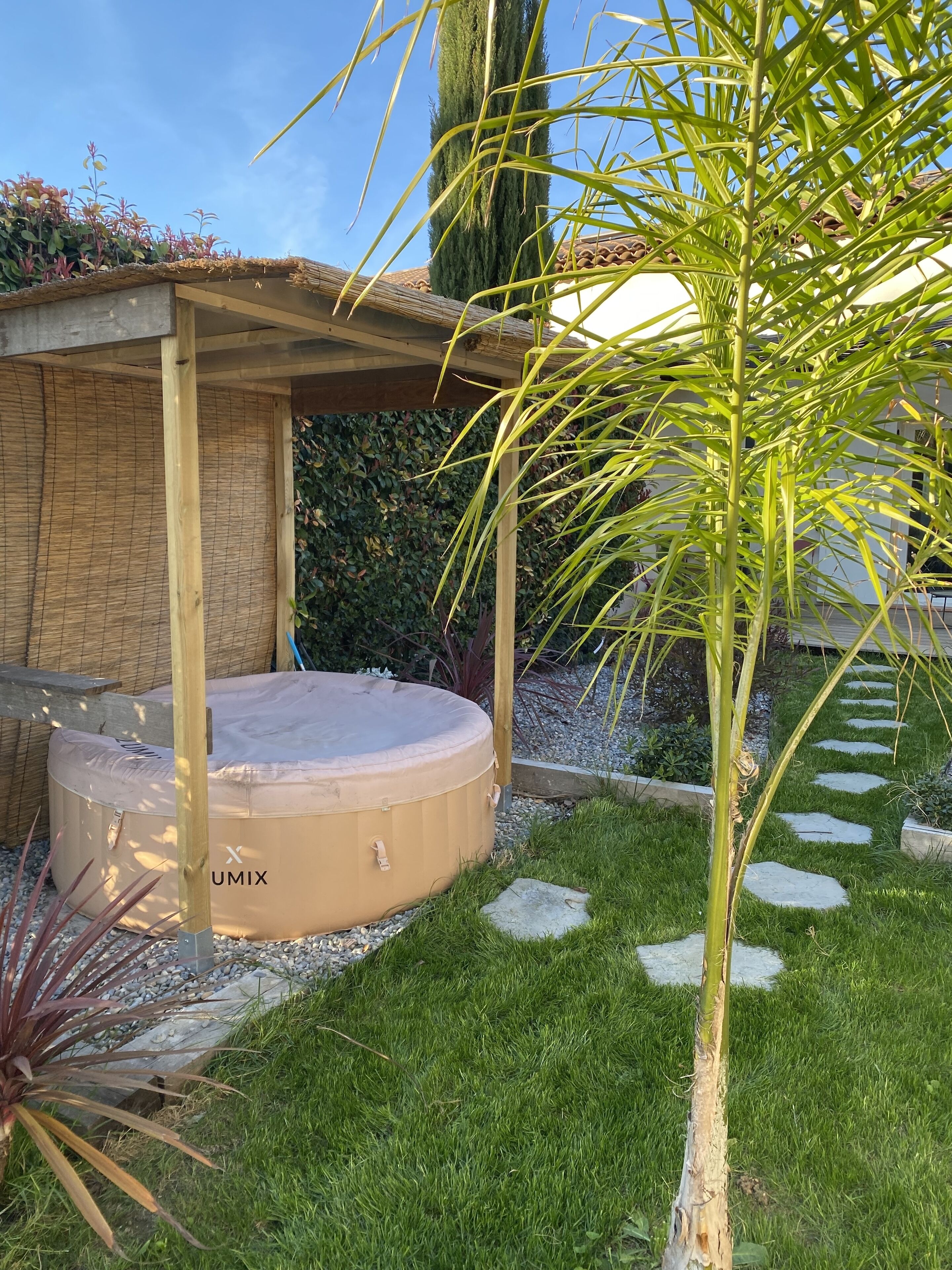 Bain à remous extérieur