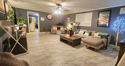 3BR with Fireplace, Smart TV , Near BMW & GSP