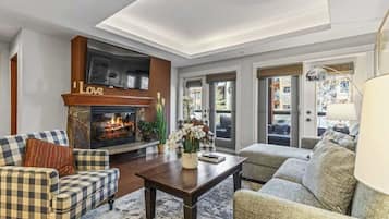 Télévision, cheminée