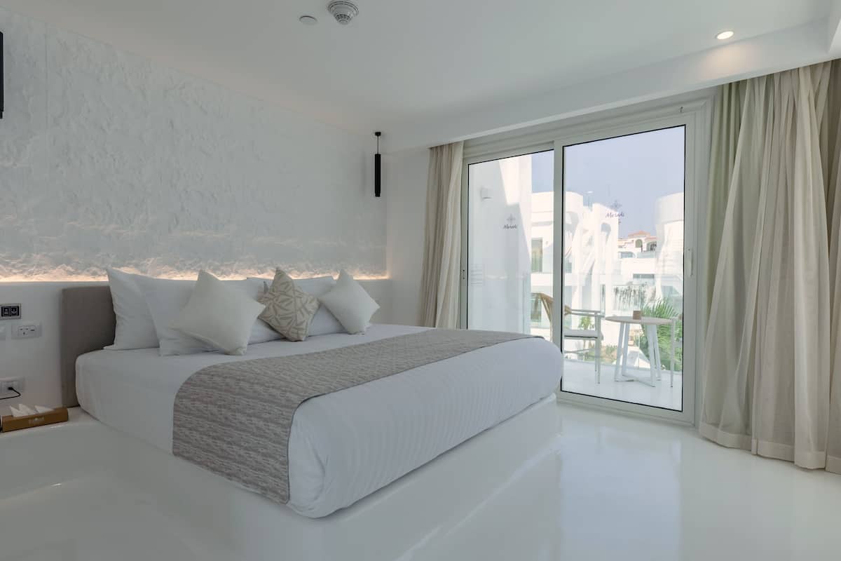 Premium bedding, minibar, in-room safe, blackout drapes