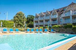 A heated pool - Le Petit Fort - Duplex avec Piscine (Benodet)