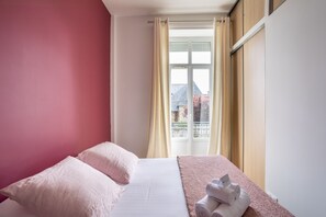 2 sovrum, strykjärn/strykbräda, gratis wi-fi och sängkläder