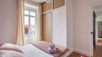 2 bedrooms, iron/ironing board, WiFi (free), bed sheets