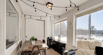 * 5 BEDS Lakefront Beach Access