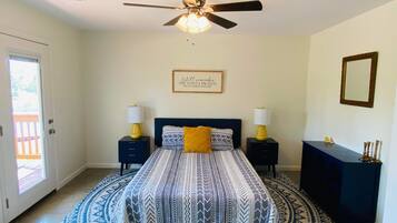 2 slaapkamers, een strijkplank/strijkijzer, gratis wifi, beddengoed