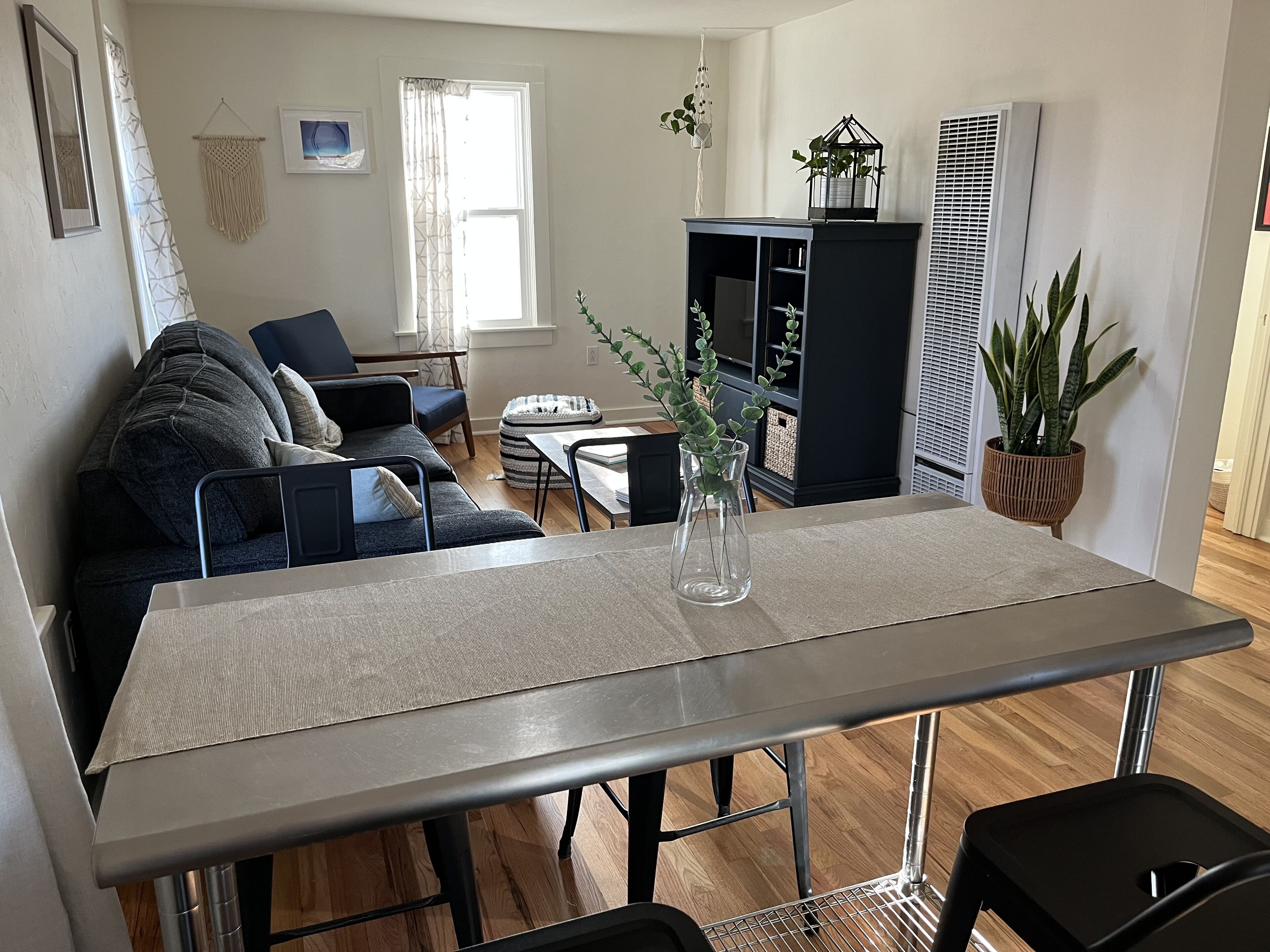 2-Bedroom Boho Bungalow, Newly Renovated