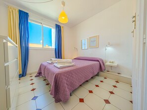 1 bedroom, bed sheets - Tallats Mar - Apartment for 4 people in Cambrils (Cambrils)