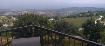 5 Bedroom Fully Furnished Detached Villa, sleeps 11, Private Car & Pool,   