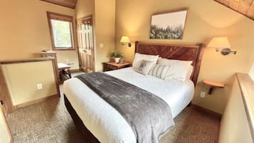 3 bedrooms, desk, iron/ironing board, free WiFi