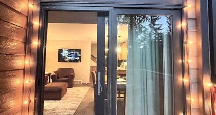 Ski-in Ski-out Townhome Indoor, outdoor pools, hot tub, fire pits and more