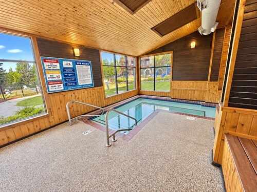 Moose Mountain Escape | Ski-In/Ski-Out | Hot Tub