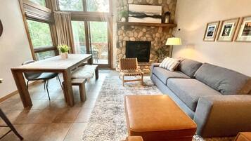 Smart TV, fireplace, ping pong