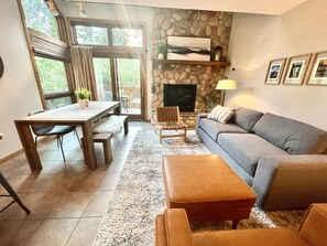 Smart TV, fireplace, ping pong - Moose Mountain Escape | Ski-In/Ski-Out | Hot Tub (Lutsen)
